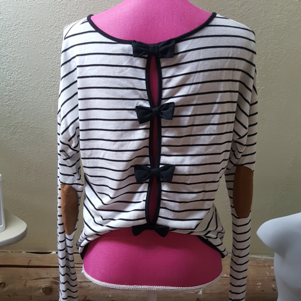 Black White Stripe Bow Back Top